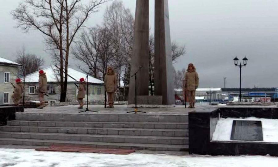 В посёлке Октябрьский в День народного единства открыли мемориал бойцам Великой отечественной