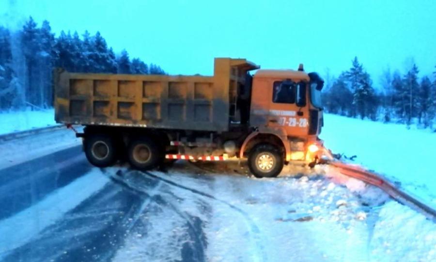 ДТП с участием двух легковых автомобилей и грузовика произошло на трассе Архангельск-Северодвинск