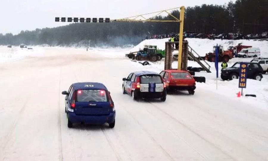 В Вельском районе прошел 2 этап Кубка России по ледовым гонкам