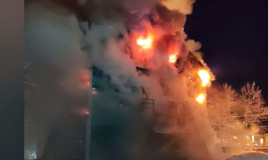 Стали известны новые подробности ночного пожара в Архангельске