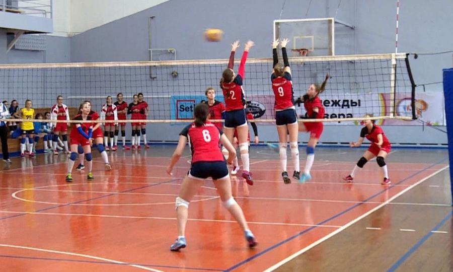 В Архангельске проходит межрегиональный волейбольный турнир «Надежды Севера»