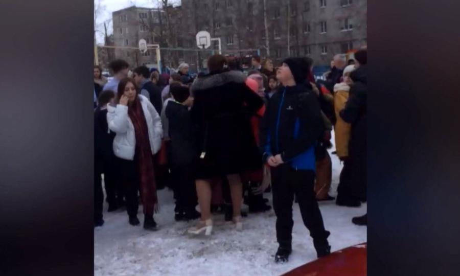Два часа назад в Архангельске эвакуировали учеников и педагогов 33 школы