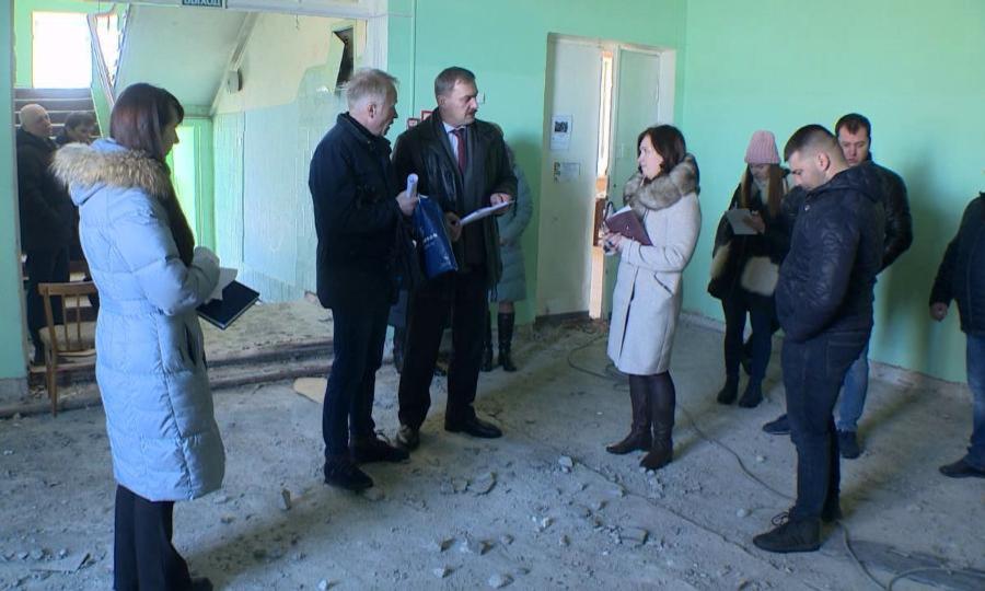 Сегодня глава города Архангельска Игорь Годзиш посетил здание 77 школы